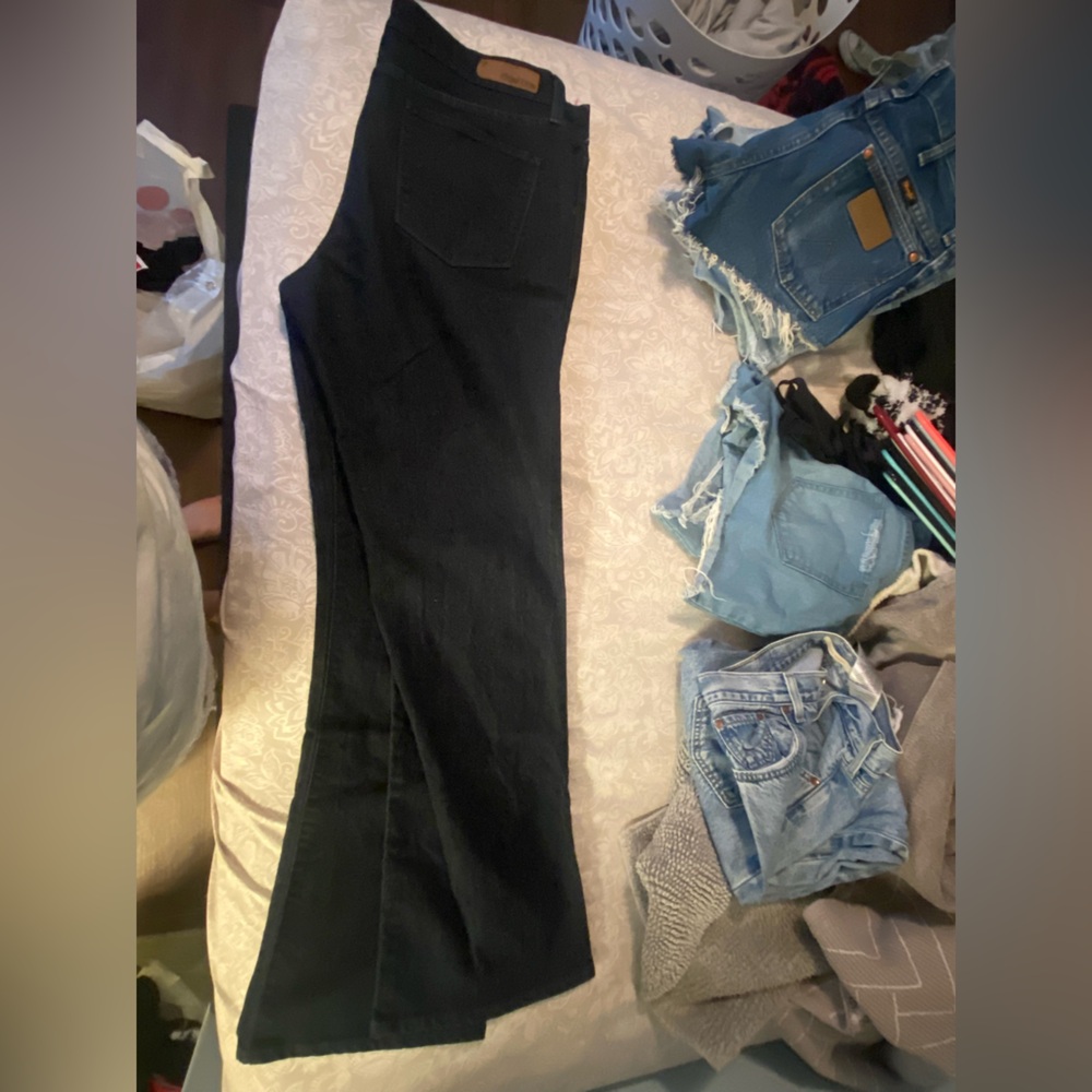 Denizen Levi’s Dark wash high waisted wide leg trouser jeans 28x34 new condition